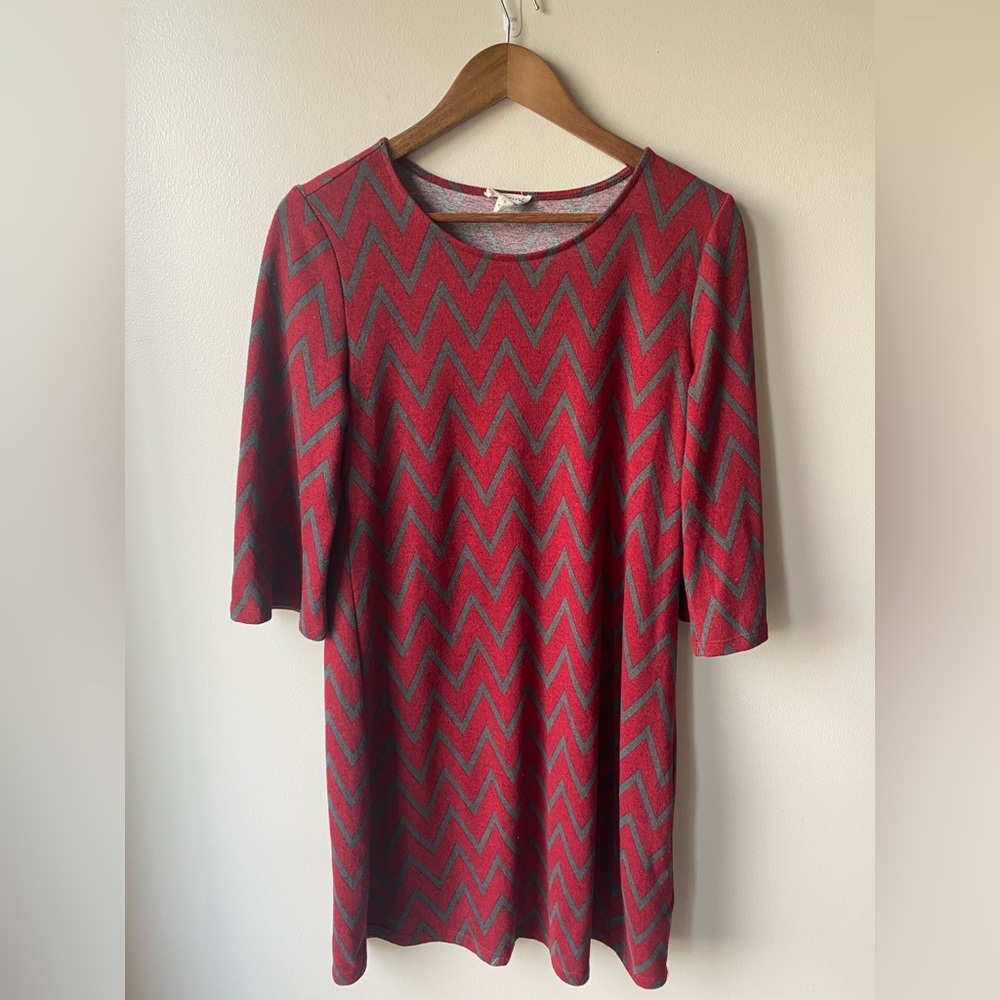 3/4 Sleeve Dress Size: Small Red/Gray